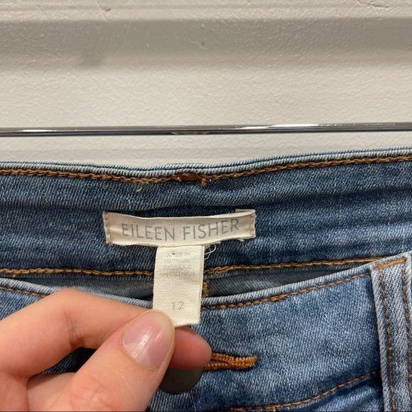 Eileen Fisher Step-Hem Ankle Slim Jeans in Frost Size 12 Raw - Picture 10 of 12